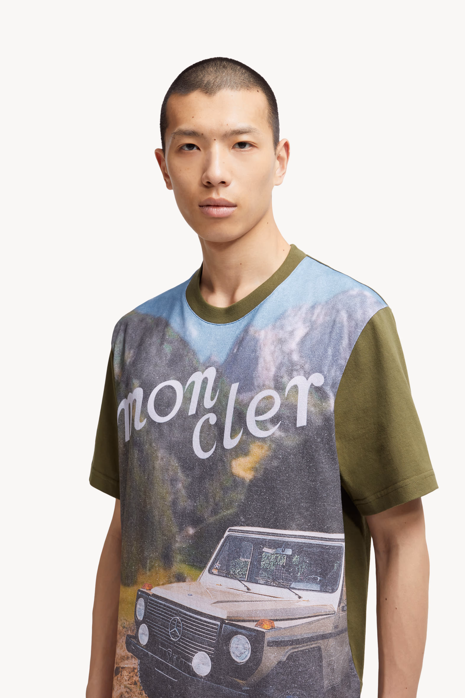 Camiseta de algodón con estampado Moncler x Mercedes-Benz de NIGO Hombre Verde Oliva Moncler 4